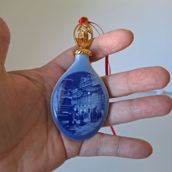 VINTAGE 1993 BING & GRONDAHL ANNUAL BLUE PORCELAIN CHRISTMAS DROP ORNAMENT - Picture 4 of 14